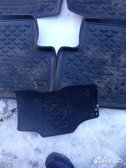 Автомобильные коврики резиновые