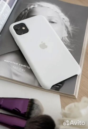 Чехол на iPhone 11