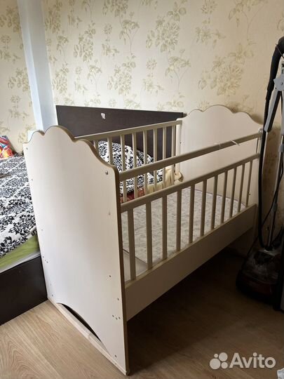 Детская кровать с матрасом