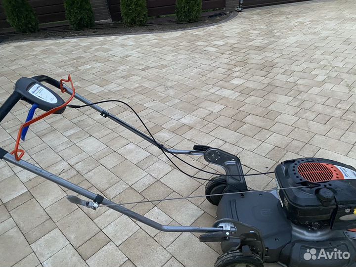 Газонокосилка самоходная