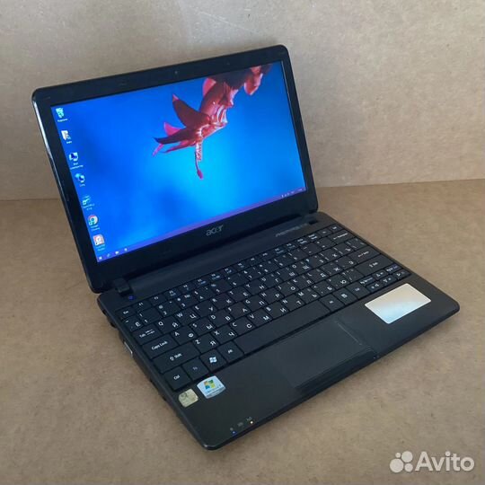 Нетбук Acer Aspire one 722-C68bb с хорошей батарее