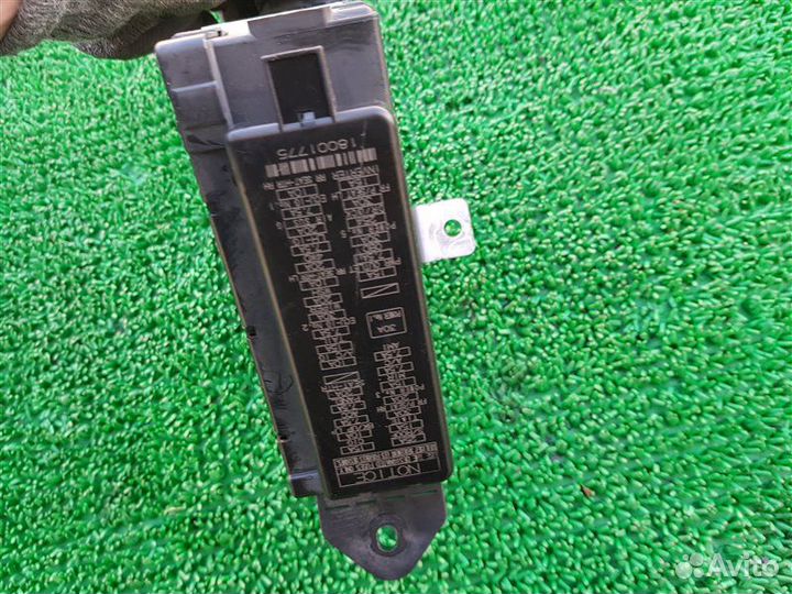 Блок предохранителей Toyota Sequoia