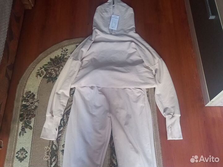 Спортивный костюм женский