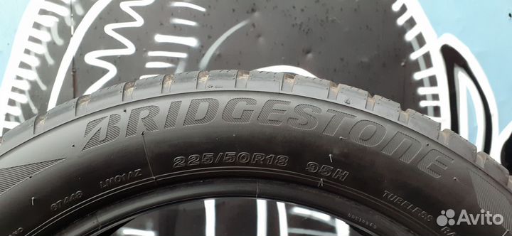 Bridgestone Blizzak LM-001 225/50 R18