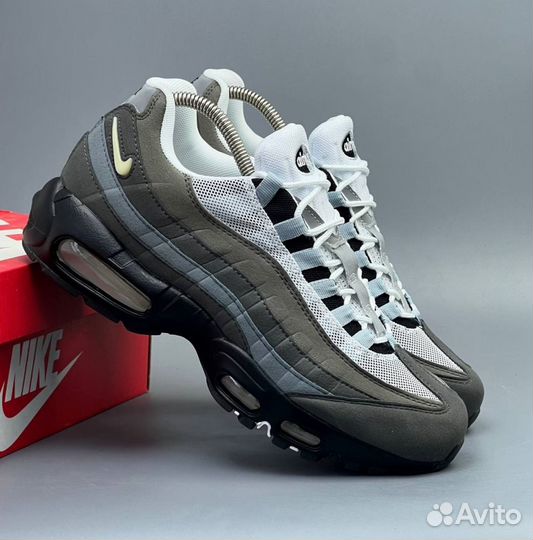 Серые кроссовки Nike Air Max 95