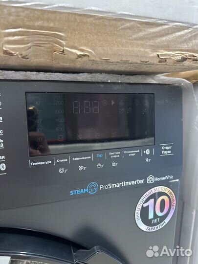 Стиральная машинка черного цвета инверторный 6.5кг