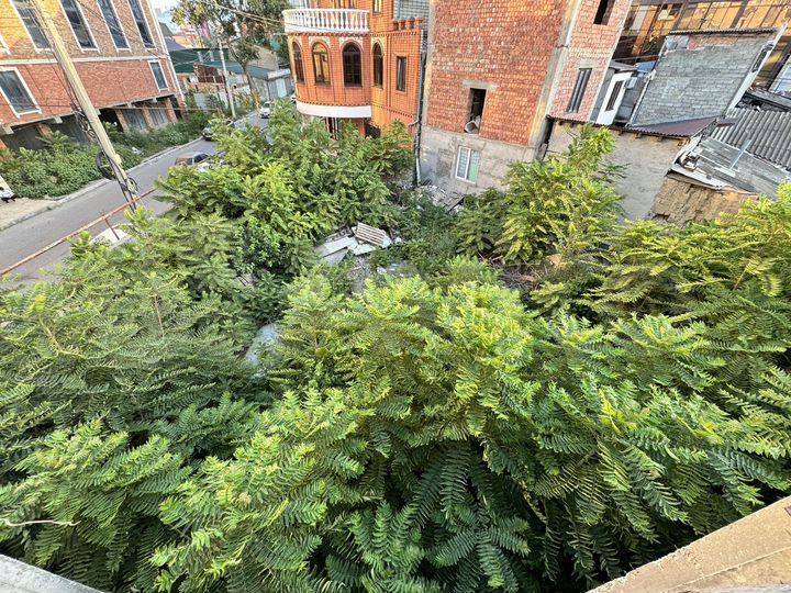 Дом 402 м² на участке 4 сот.