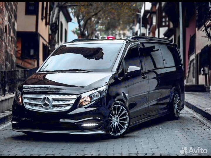 Добродушные водители на эксклюзивных авто