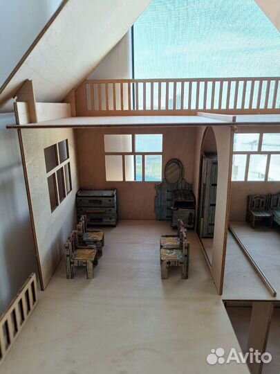 Кукольный домик с мебелью