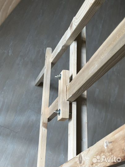 Деревянный напольный мольберт