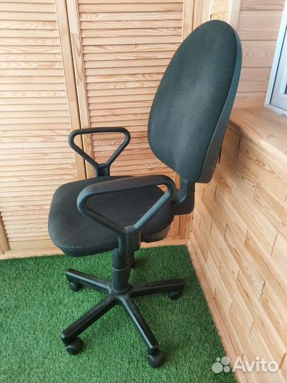 Компьютерное кресло