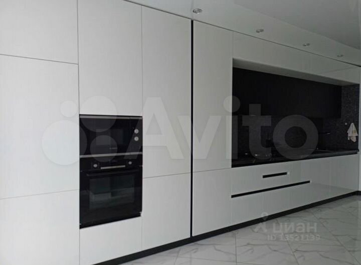 4-к. квартира, 130 м², 9/10 эт.