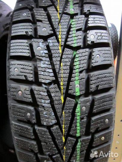 Roadstone Winguard WinSpike SUV 235/65 R17 108T