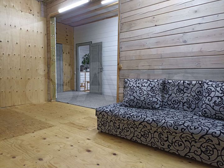 Дом 148 м² на участке 5 сот.