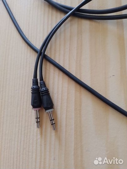 Продам проводные наушники