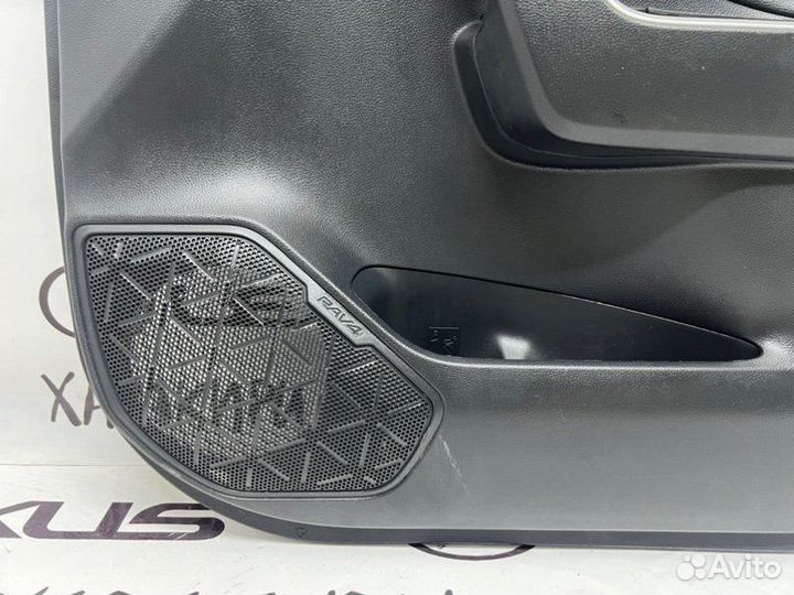 Обшивка двери передняя правая Toyota Rav4 axah52