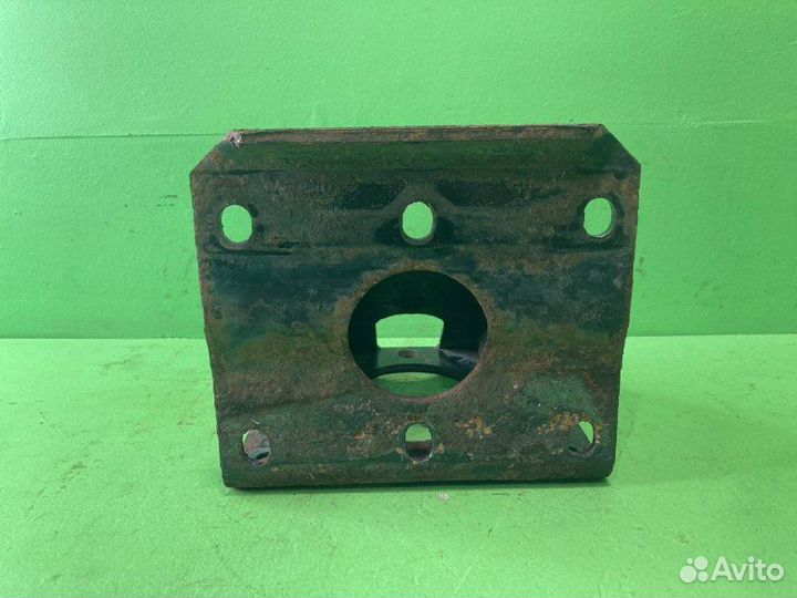 Кронштейн траверсы iveco stralis