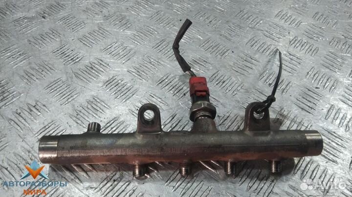 Топливная рампа Renault Megane 1999 8200815617