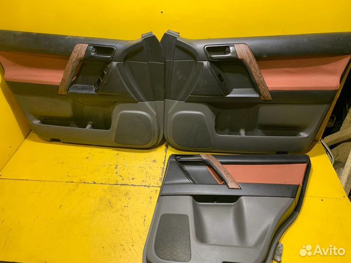 Обшивка двери (разное) Toyota Land Cruiser Prado