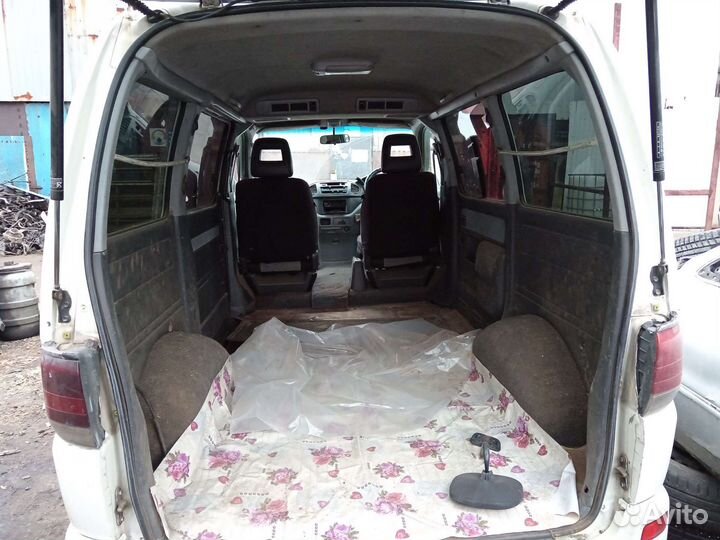 Авто в разбор на запчасти Toyota Hiace Regius