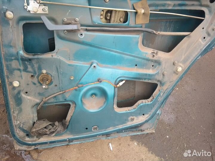 Задняя правая дверь Ваз 2110