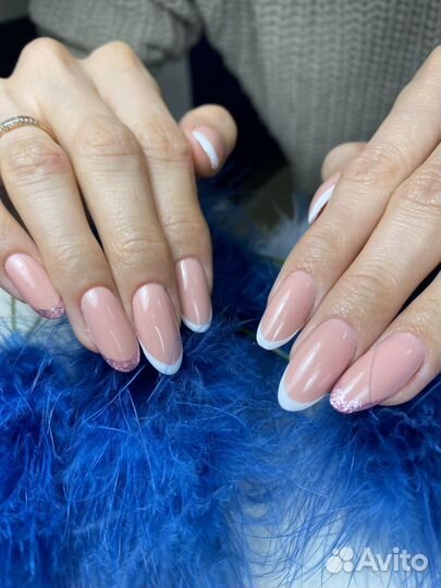 Модель на наращивание ногтей