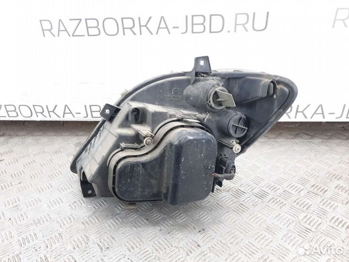 Фара правая Mercedes Sprinter 906