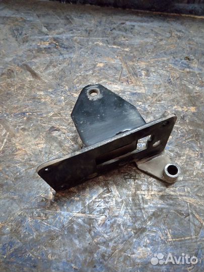 Кронштейн Kia Rio 2 jb