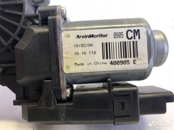 Мотор стеклоподъемника передний левый Hyundai