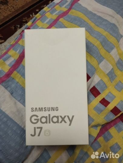 Телефон Samsung galaxy j7