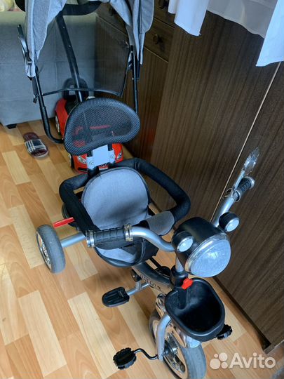 Детский велосипед с ручкой