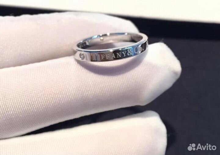 Золотое кольцо Tiffany с бриллиантами