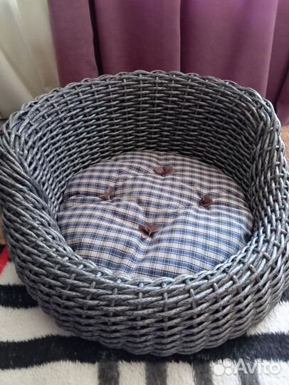 Лежанка для кошек плетеная
