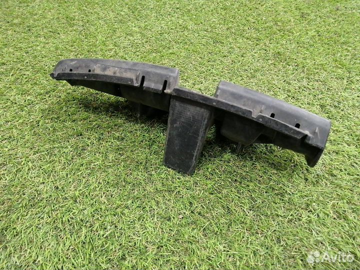 Крепление бампера заднее правое Volvo C30