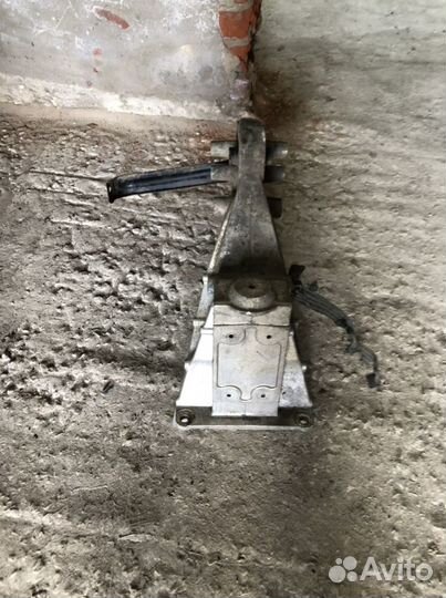 Кронштейн кабины передний Рено Премиум