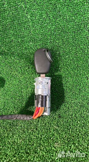 Замок зажигания Renault Logan 1