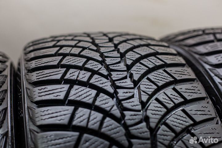 Kumho WinterCraft WP71 225/45 R17 и 245/40 R17 91H