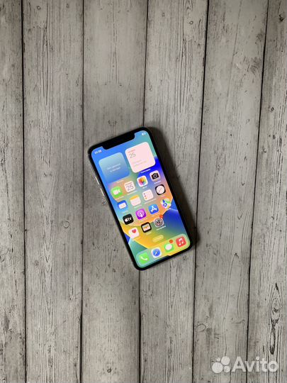 iPhone X, 64 ГБ