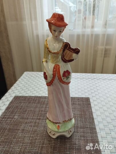Фарфоровые статуэтки