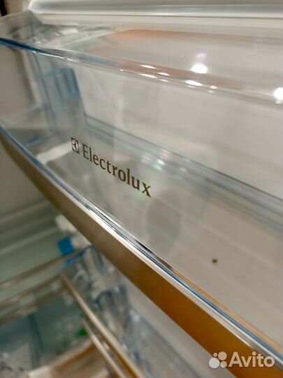 Встраиваемый холодильник Electrolux ik2065sr