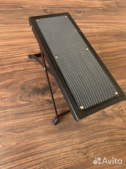 Подставка для ноги гитариста