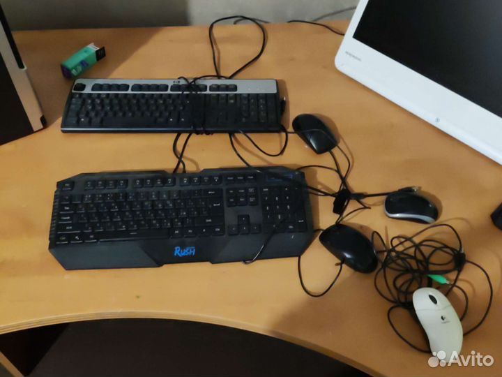 Компьютерные мышки и клавиатуры