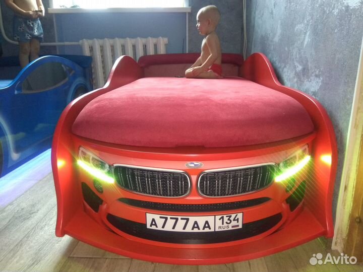 Кровать машина