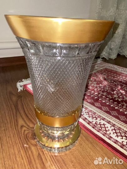 Ваза для цветов хрустальная