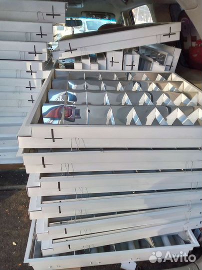 Светильник потолочный встраиваемый