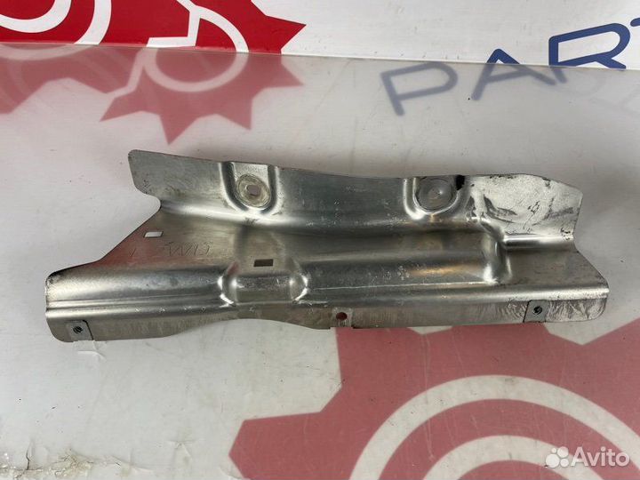 Тепловой экран левый Bmw 5 F10 2.5 2010