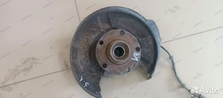 Цапфа задняя левая Audi A6 4B/C5 1997