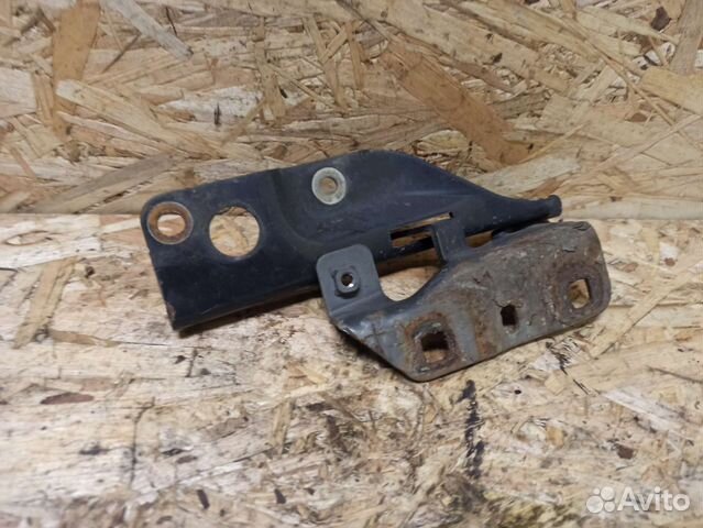 Петля капота правая Nissan Almera Classic