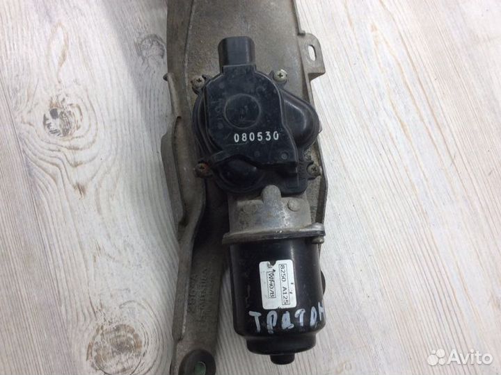 Трапеция стеклоочистителей в сборе Mitsubishi L200