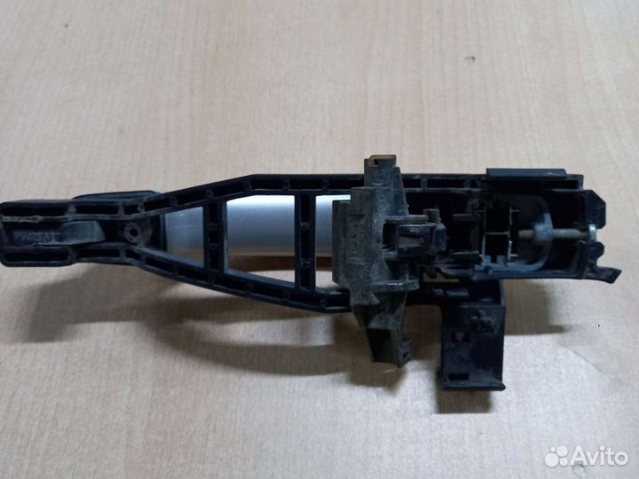 Ручка двери наружная задняя левая Ford Focus 2